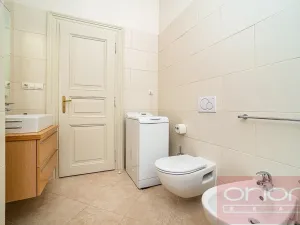 Pronájem bytu 1+kk, Praha - Vinohrady, Italská, 49 m2