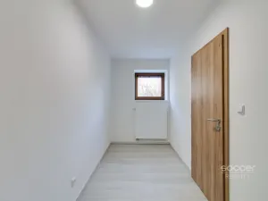 Pronájem bytu 2+kk, Praha - Smíchov, Třístoličná, 38 m2