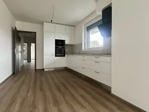 Pronájem bytu 3+kk, Praha, Návarovská, 83 m2