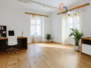 Pronájem kanceláře, Mikulov, Náměstí, 14 m2