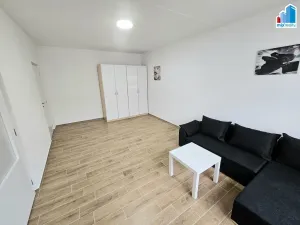Pronájem bytu 1+1, Holýšov, Pod Makovým vrchem, 40 m2
