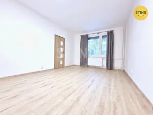 Pronájem bytu 2+1, Chvaletice, U Kulturního domu, 60 m2