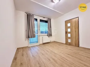 Pronájem bytu 2+1, Chvaletice, U Kulturního domu, 60 m2