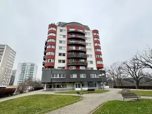 Pronájem bytu 2+kk, Pardubice, nábřeží Závodu míru, 76 m2