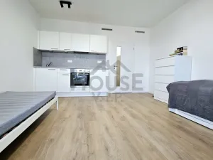 Pronájem bytu 1+kk, Praha - Hloubětín, Kolbenova, 30 m2