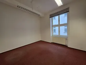 Pronájem kanceláře, Plzeň, náměstí Republiky, 60 m2