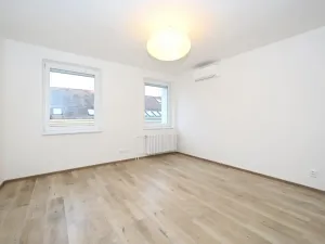 Pronájem bytu 2+kk, Praha - Smíchov, Kroftova, 58 m2