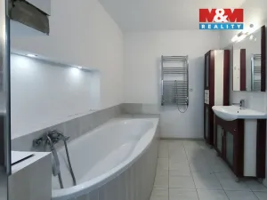 Prodej rodinného domu, Mokrovraty, 375 m2