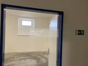 Pronájem skladu, Dobříč, 8 m2