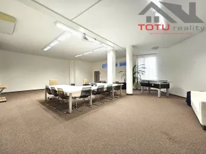 Pronájem obchodního prostoru, Chrudim, Palackého třída, 155 m2