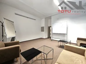 Pronájem obchodního prostoru, Chrudim, Palackého třída, 155 m2