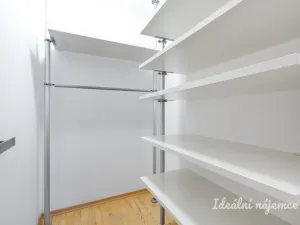 Pronájem bytu 1+kk, Praha - Vinohrady, Lucemburská, 40 m2