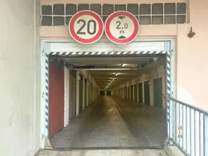 Pronájem garážového stání, Kladno - Kročehlavy, Americká, 17 m2
