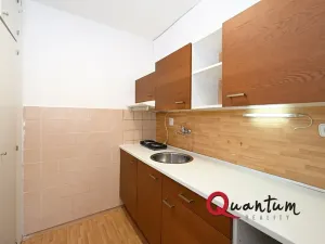 Prodej bytu 1+kk, Praha - Prosek, Lovosická, 34 m2