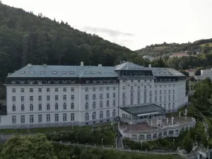 Prodej ubytování, Jáchymov, náměstí Republiky, 220 m2