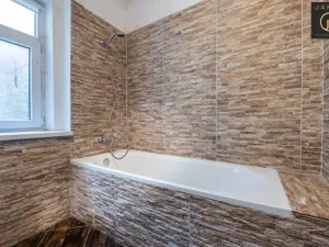 Prodej ubytování, Jáchymov, náměstí Republiky, 249 m2