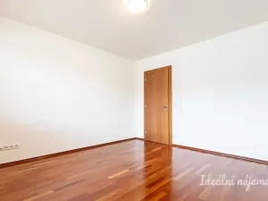 Pronájem bytu 2+kk, Praha, Podnádražní, 55 m2