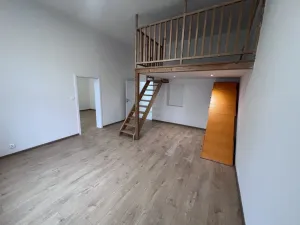 Pronájem bytu 2+1, Karlovy Vary, Koptova, 76 m2