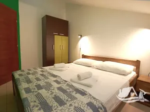 Prodej vícegeneračního domu, Vodice, Chorvatsko, 1230 m2