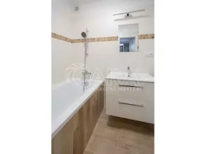 Pronájem bytu 3+1, Neratovice, 28. října, 70 m2