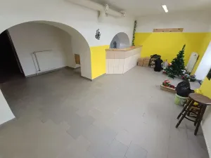 Pronájem obchodního prostoru, Nepomuk, náměstí Augustina Němejce, 130 m2