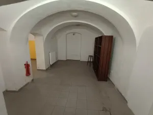 Pronájem obchodního prostoru, Nepomuk, náměstí Augustina Němejce, 130 m2