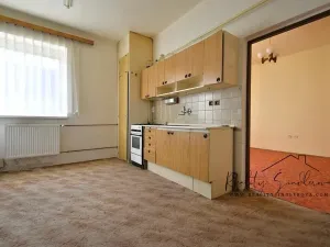 Prodej bytu 3+1, Chropyně, Hrad, 89 m2