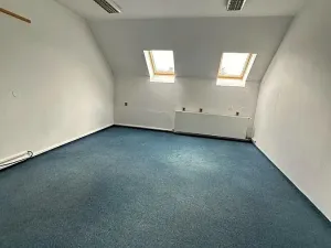 Pronájem skladu, Praha, Libušská, 1900 m2