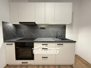 Pronájem bytu 2+kk, Otrokovice, tř. Osvobození, 40 m2