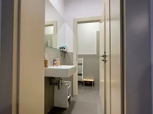 Pronájem bytu 1+kk, Praha - Břevnov, Šlikova, 31 m2