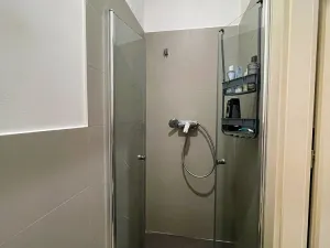 Pronájem bytu 1+kk, Praha - Břevnov, Šlikova, 31 m2