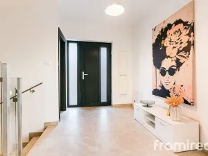 Prodej rodinného domu, Holubice, 179 m2