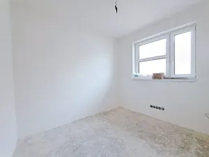 Prodej bytu 4+kk, Stochov, náměstí u dubu, 96 m2