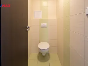 Pronájem bytu 3+1, Karlovy Vary - Doubí, Spálená, 83 m2