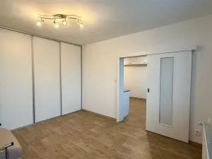 Pronájem bytu 2+kk, Cheb, Lomená, 35 m2