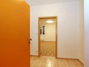Pronájem bytu 1+kk, Praha - Kamýk, Mariánská, 31 m2
