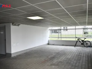 Pronájem garážového stání, Hradec Králové - Třebeš, Svatojánská, 13 m2