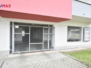 Pronájem garážového stání, Hradec Králové - Třebeš, Svatojánská, 13 m2