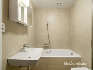 Pronájem bytu 1+kk, Praha - Modřany, Vrátnická, 38 m2