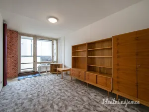 Pronájem bytu 3+1, Praha - Kobylisy, Taussigova, 67 m2