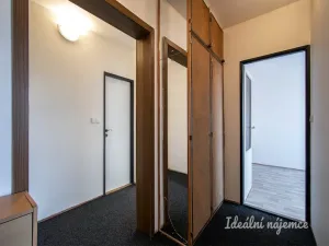 Pronájem bytu 3+1, Praha - Kobylisy, Taussigova, 67 m2