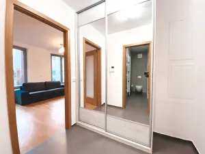 Pronájem bytu 2+kk, Praha - Kobylisy, Čumpelíkova, 52 m2