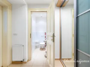 Pronájem bytu 2+kk, Praha, Plaská, 40 m2