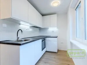 Prodej bytu 3+1, Praha, Hrusická, 73 m2