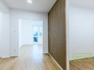 Prodej bytu 3+1, Praha, Hrusická, 73 m2