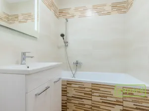 Prodej bytu 3+1, Praha, Hrusická, 73 m2