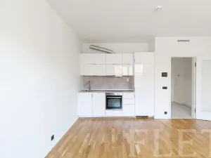 Pronájem bytu 1+kk, Praha - Smíchov, Grafická, 31 m2