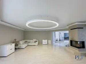 Pronájem vily, Babice, Starobabická, 728 m2