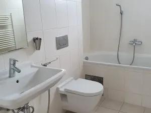 Pronájem bytu 1+kk, Praha - Modřany, Spinozova, 38 m2