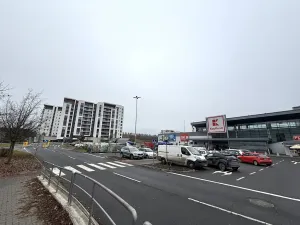 Pronájem bytu 1+kk, Praha - Hrdlořezy, V třešňovce, 40 m2
